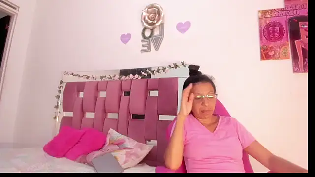 Livia Coxs online show from 04-28-26, 08:47