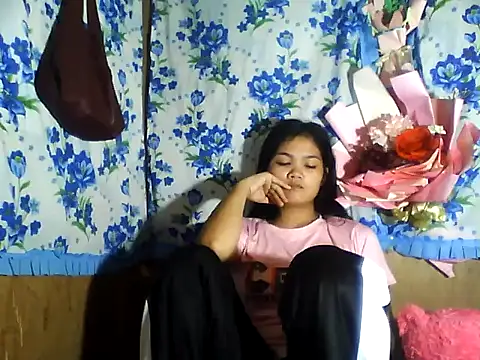 PinaySkinnyJust18 online show from 05-25-26, 09:54