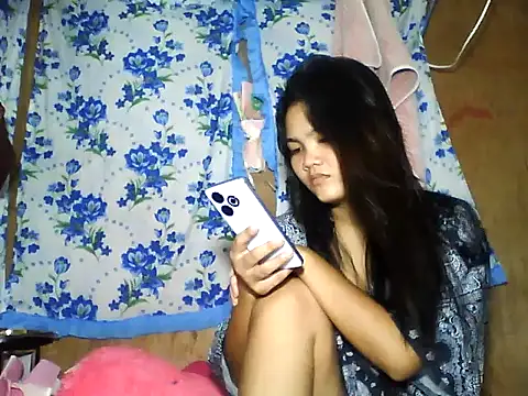 Snapshot of PinaySkinnyJust18 chatting on 06-03-26, 09:53 PinaySkinnyJust18 online show from 06-03-26, 09:53