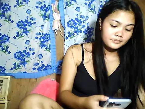 Snapshot of PinaySkinnyJust18 chatting on 06-11-26, 01:27 PinaySkinnyJust18 online show from 06-11-26, 01:27