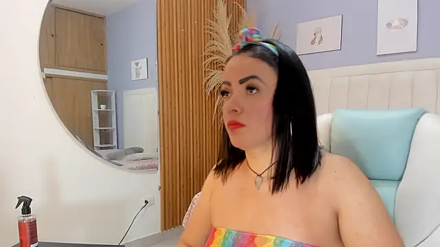 Snapshot of helen_jonesx chatting on 02-20-26, 12:27 helen jonesx online show from 02-20-26, 12:27