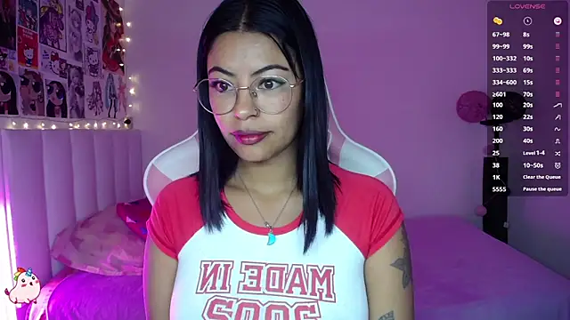 Danna Soffia online show from 05-06-26, 01:14