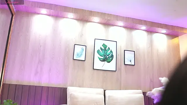 Snapshot of IzisLust chatting on 02-16-26, 11:39 IzisLust online show from 02-16-26, 11:39