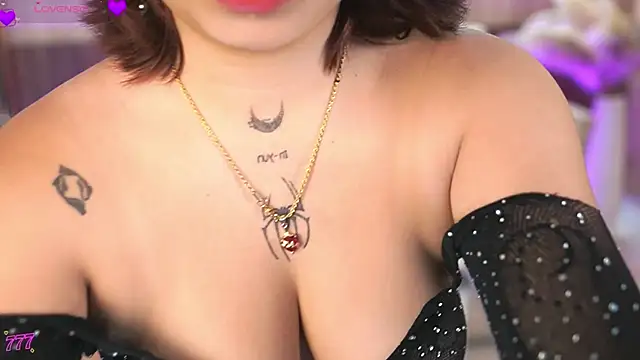 Snapshot of IzisLust chatting on 02-18-26, 11:39 IzisLust online show from 02-18-26, 11:39