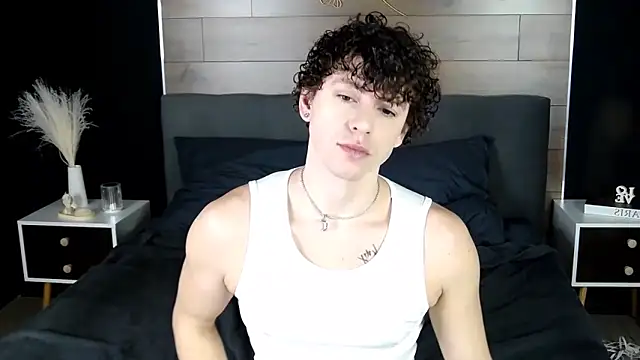 Snapshot of TylerGibson chatting on 02-06-26, 04:06 TylerGibson online show from 02-06-26, 04:06