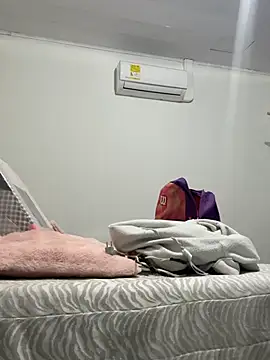 Snapshot of KathiaJenner chatting on 02-28-26, 11:33 KathiaJenner online show from 02-28-26, 11:33