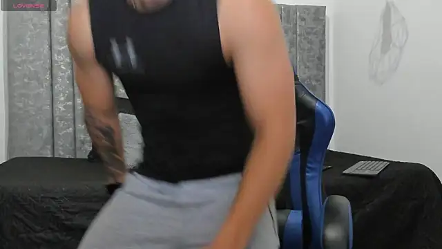 Calvin Hunter online show from 04-11-26, 01:10