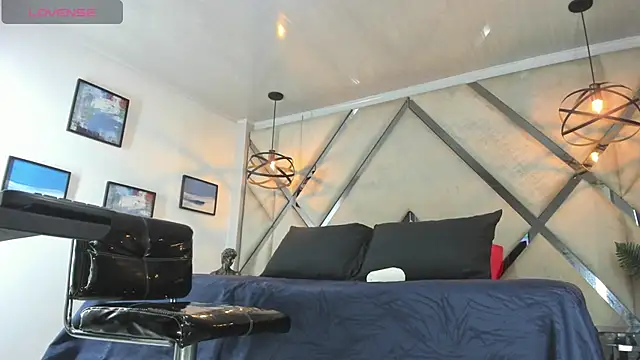 Snapshot of Dusan_Grey77 chatting on 02-04-26, 04:07 Dusan Grey77 online show from 02-04-26, 04:07