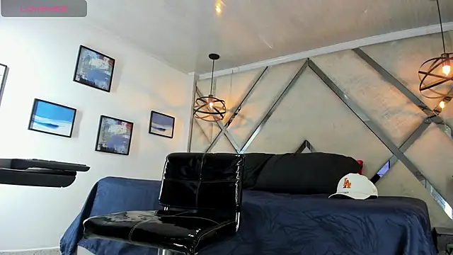 Snapshot of Dusan_Grey77 chatting on 02-06-26, 03:44 Dusan Grey77 online show from 02-06-26, 03:44