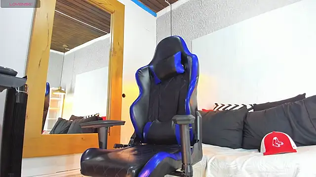 Snapshot of Dusan_Grey77 chatting on 02-13-26, 04:08 Dusan Grey77 online show from 02-13-26, 04:08