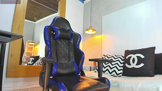 Snapshot of Dusan_Grey77 chatting on 02-20-26, 04:09 Dusan Grey77 online show from 02-20-26, 04:09