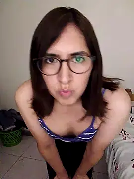 Snapshot of Eide-26 chatting on 02-05-26, 03:44 Eide-26 online show from 02-05-26, 03:44