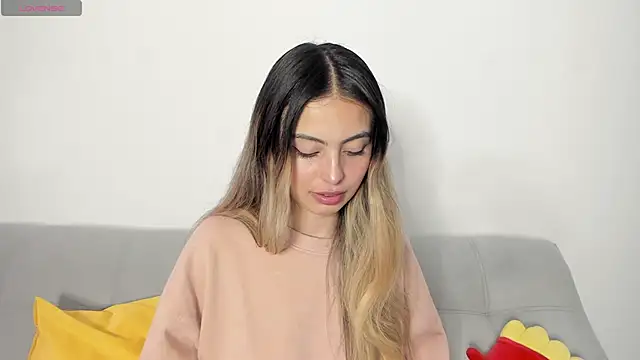 Fernanda aaaa online show from 04-17-26, 02:31