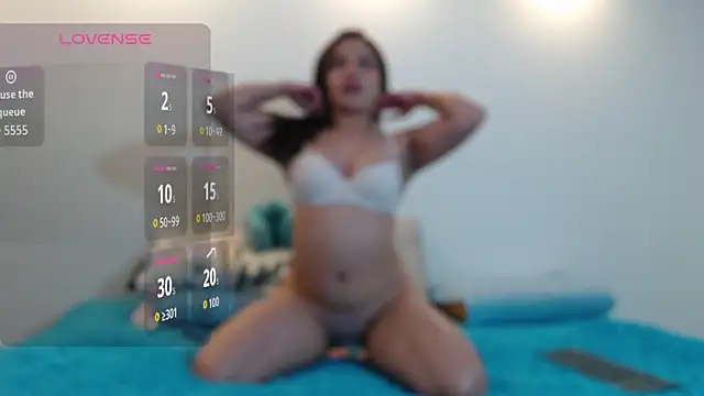 Snapshot of RaivenMoon_ chatting on 02-15-26, 05:04 RaivenMoon online show from 02-15-26, 05:04