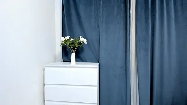 Snapshot of TreasaCrebs chatting on 02-26-26, 09:25 TreasaCrebs online show from 02-26-26, 09:25