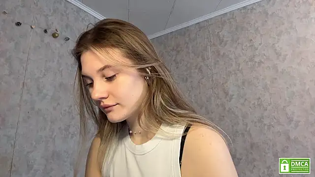 Snapshot of Jolievic chatting on 02-06-26, 11:35 Jolievic online show from 02-06-26, 11:35