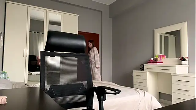 Snapshot of Iuckystar19 chatting on 02-08-26, 02:42 Iuckystar19 online show from 02-08-26, 02:42