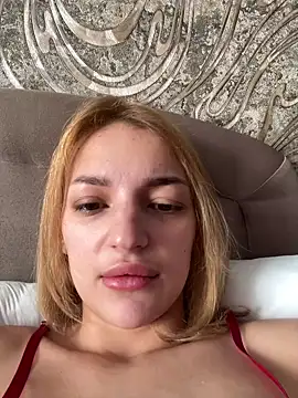 Snapshot of SashaPri chatting on 02-20-26, 01:22 SashaPri online show from 02-20-26, 01:22