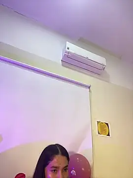 JuliaaVega online show from 02-12-26, 12:11