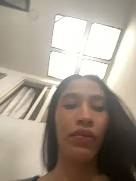 JuliaaVega online show from 03-31-26, 12:05