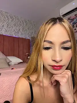 Snapshot of chiarabonds chatting on 05-11-26, 05:43 chiarabonds online show from 05-11-26, 05:43