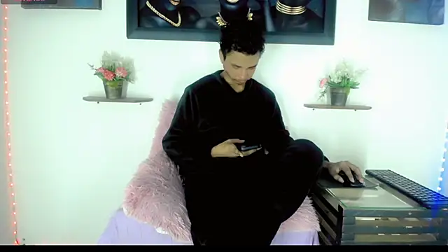 Snapshot of Tatoo_Noah chatting on 02-23-26, 01:08 Tatoo Noah online show from 02-23-26, 01:08