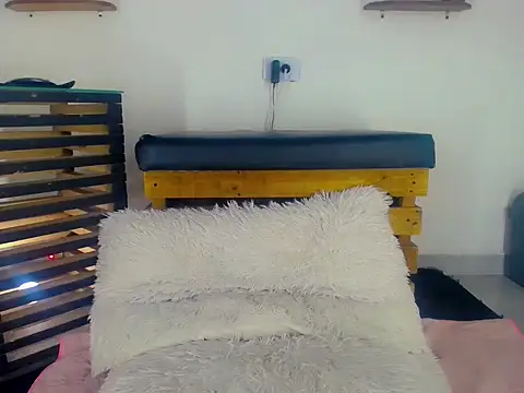 Tatoo Noah online show from 03-21-26, 01:26