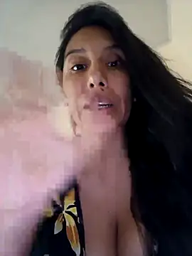 Snapshot of LizaLorini chatting on 04-25-26, 05:43 LizaLorini online show from 04-25-26, 05:43