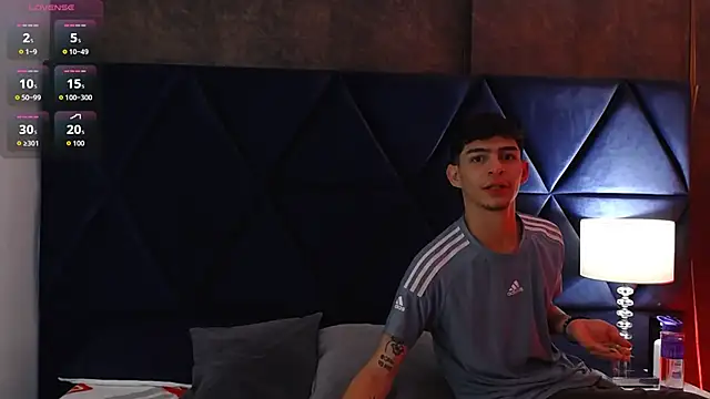 Snapshot of Logan_Woods chatting on 03-02-26, 08:32 Logan Woods online show from 03-02-26, 08:32