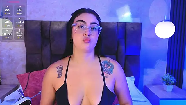 Snapshot of vicky_grey chatting on 04-28-26, 12:21 vicky grey online show from 04-28-26, 12:21