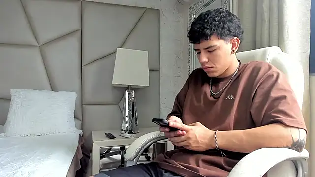 Tobias Vega online show from 03-18-26, 06:11