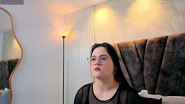 zoe hugeboobs online show from 02-12-26, 12:00