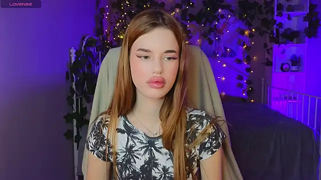 Snapshot of Anna_Lumina chatting on 02-10-26, 08:57 Anna Lumina online show from 02-10-26, 08:57