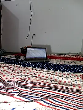 Snapshot of Zara__Flor chatting on 02-13-26, 12:23 Zara Flor online show from 02-13-26, 12:23