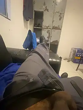 Snapshot of hudson19cm chatting on 02-01-26, 08:40 hudson19cm online show from 02-01-26, 08:40