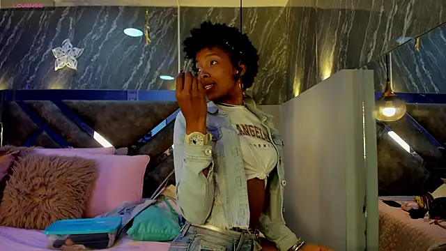 Snapshot of Afrodita_Greenn chatting on 02-04-26, 03:34 Afrodita Greenn online show from 02-04-26, 03:34