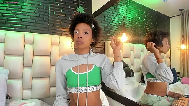 Afrodita Greenn online show from 03-19-26, 07:23