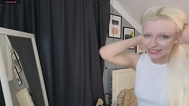 Naomi Demio online show from 04-04-26, 12:35