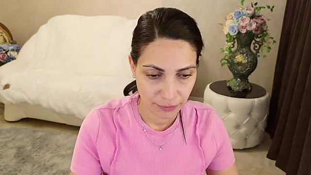 Snapshot of LovelyBeatrice chatting on 02-08-26, 06:17 LovelyBeatrice online show from 02-08-26, 06:17