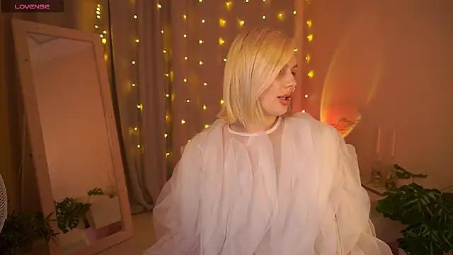 Snapshot of AmeliaWeells chatting on 01-19-26, 05:11 AmeliaWeells online show from 01-19-26, 05:11