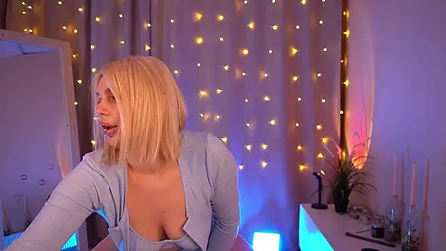 Snapshot of AmeliaWeells chatting on 02-19-26, 05:03 AmeliaWeells online show from 02-19-26, 05:03