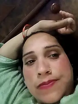 Snapshot of Cute-karisma1234 chatting on 01-19-26, 04:00 Cute-karisma1234 online show from 01-19-26, 04:00