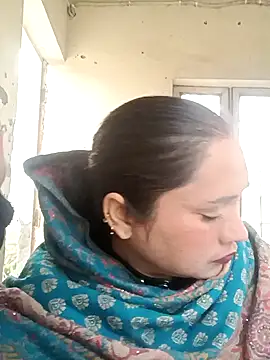 Snapshot of Cute-karisma1234 chatting on 02-01-26, 01:48 Cute-karisma1234 online show from 02-01-26, 01:48