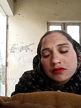 Snapshot of Cute-karisma1234 chatting on 02-07-26, 01:53 Cute-karisma1234 online show from 02-07-26, 01:53