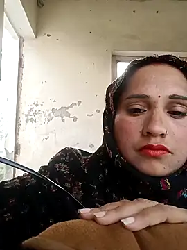 Snapshot of Cute-karisma1234 chatting on 02-08-26, 01:53 Cute-karisma1234 online show from 02-08-26, 01:53