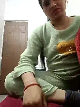 Snapshot of Cute-karisma1234 chatting on 02-08-26, 05:05 Cute-karisma1234 online show from 02-08-26, 05:05