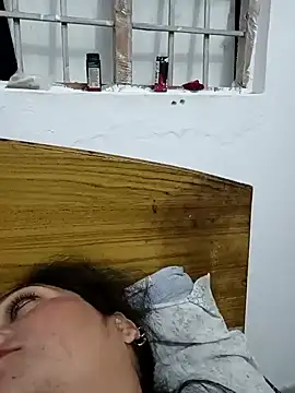 Snapshot of Cute-karisma1234 chatting on 02-09-26, 04:22 Cute-karisma1234 online show from 02-09-26, 04:22