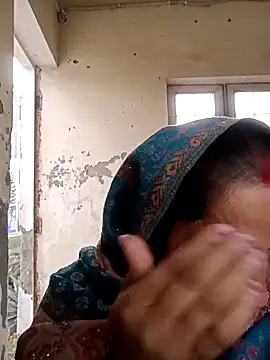 Snapshot of Cute-karisma1234 chatting on 02-17-26, 01:46 Cute-karisma1234 online show from 02-17-26, 01:46