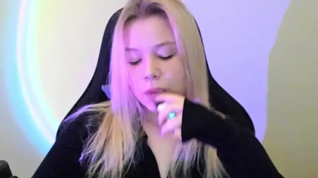 Lulu Di online show from 02-21-26, 05:08