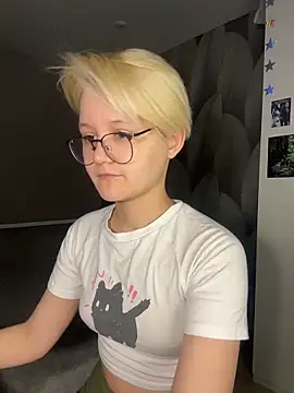 Snapshot of LuunaDorean chatting on 02-09-26, 10:30 LuunaDorean online show from 02-09-26, 10:30